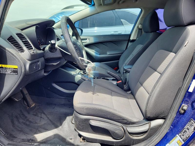 48632106 :رقم المزاد ، 3KPFL4A76JE247598 vin ، 2018 Kia Forte مزاد بيع