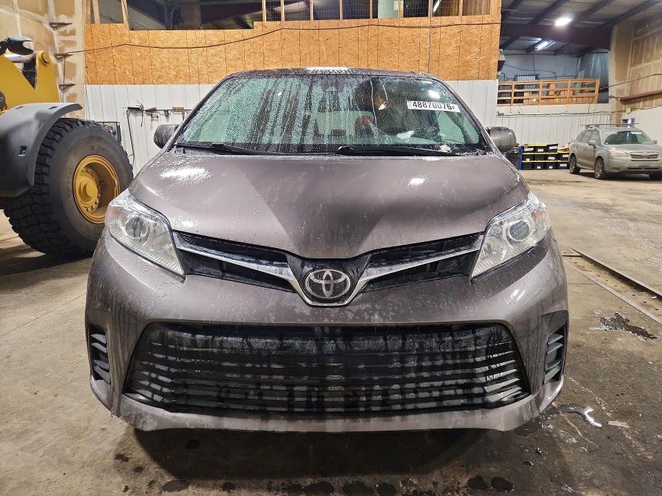 2019 Toyota Sienna მანქანა იყიდება აუქციონზე, vin: 5TDJZ3DC1KS227049, აუქციონის ნომერი: 48870076