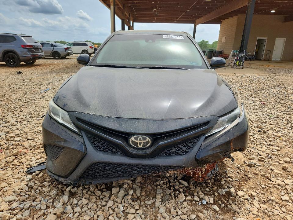 2018 Toyota Camry მანქანა იყიდება აუქციონზე, vin: 4T1B11HK5JU660493, აუქციონის ნომერი: 48662216