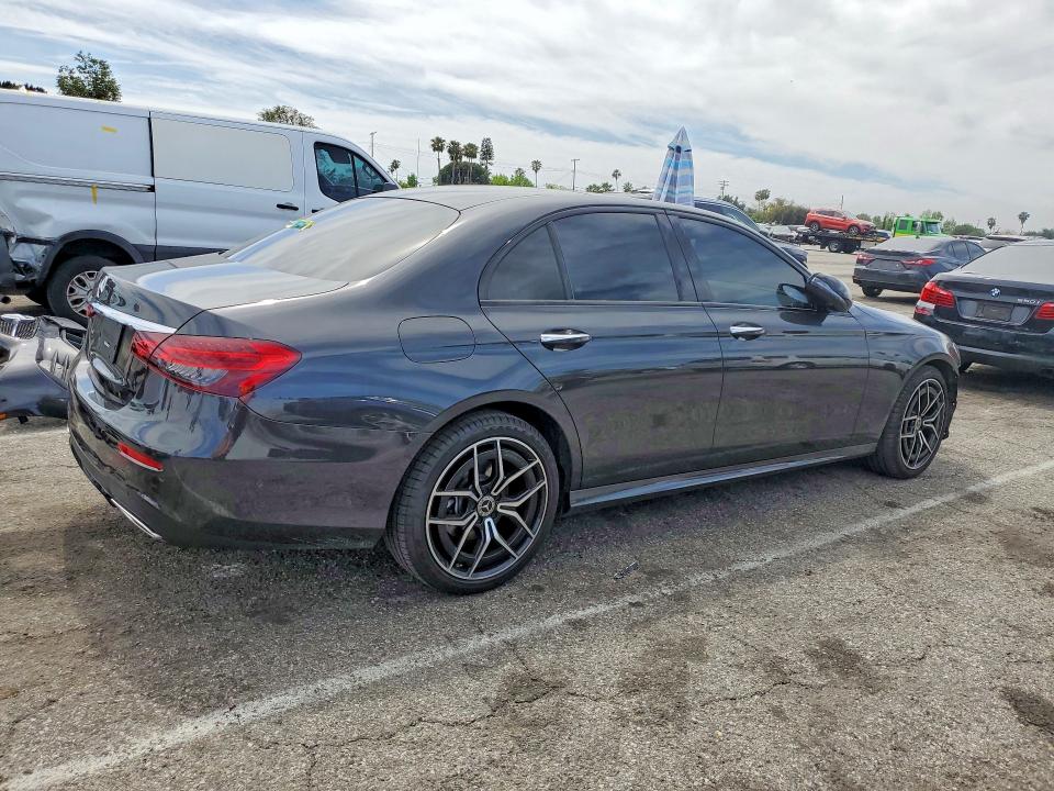48652336 :رقم المزاد ، W1KZF8DB8NB070086 vin ، 2022 Mercedes-benz E مزاد بيع