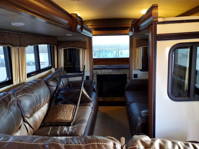 49095006 :رقم المزاد ، 4YDF37129H4700028 vin ، 2017 Keystone Trailer مزاد بيع