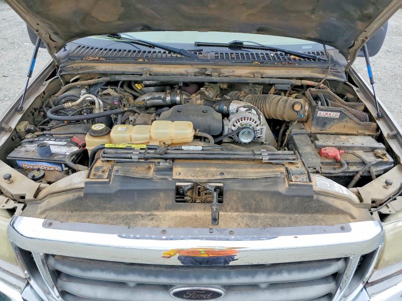 51070076 :رقم المزاد ، 1FDWX37F12EB00613 vin ، 2002 Ford F350 مزاد بيع
