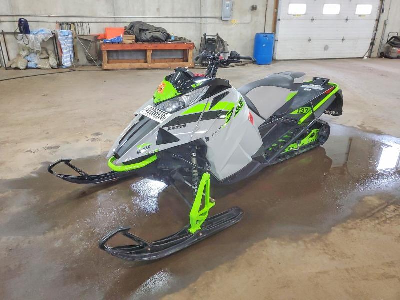 48866936 :رقم المزاد ، 4UF18SNW6JT100750 vin ، 2018 Arctic Cat Zr8000 137 Sp Es Er مزاد بيع