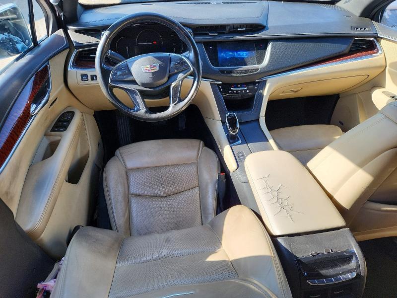 50602166 :رقم المزاد ، 1GYKNFRS5JZ225572 vin ، 2018 Cadillac Xt5 مزاد بيع