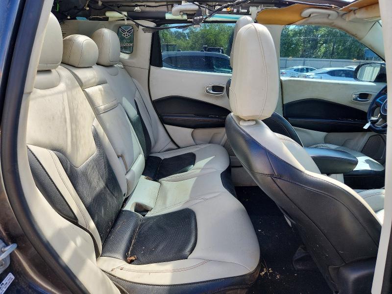 49277566 :رقم المزاد ، 3C4NJCCB5JT405907 vin ، 2018 Jeep Compass مزاد بيع