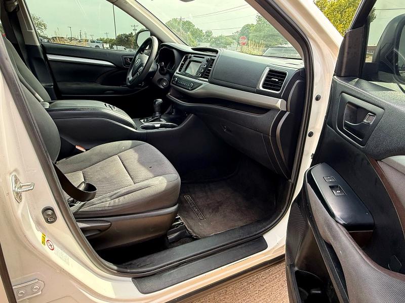 Продажа на аукционе авто 2019 Toyota Highlander, vin: 5TDZARFH9KS043130, номер лота: 52251726