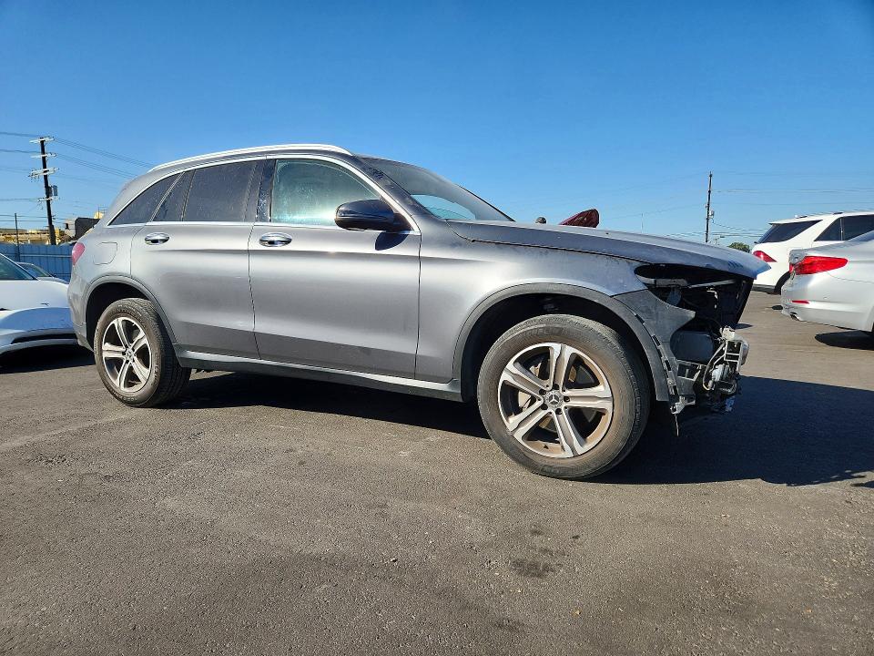 51862036 :رقم المزاد ، WDC0G4KB5HF203549 vin ، 2017 Mercedes-benz Glc مزاد بيع