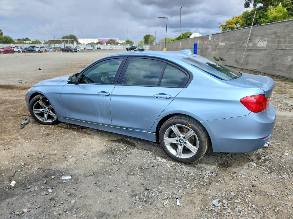 49651436 :رقم المزاد ، WBA3A5C58DF352905 vin ، 2013 Bmw 328 مزاد بيع