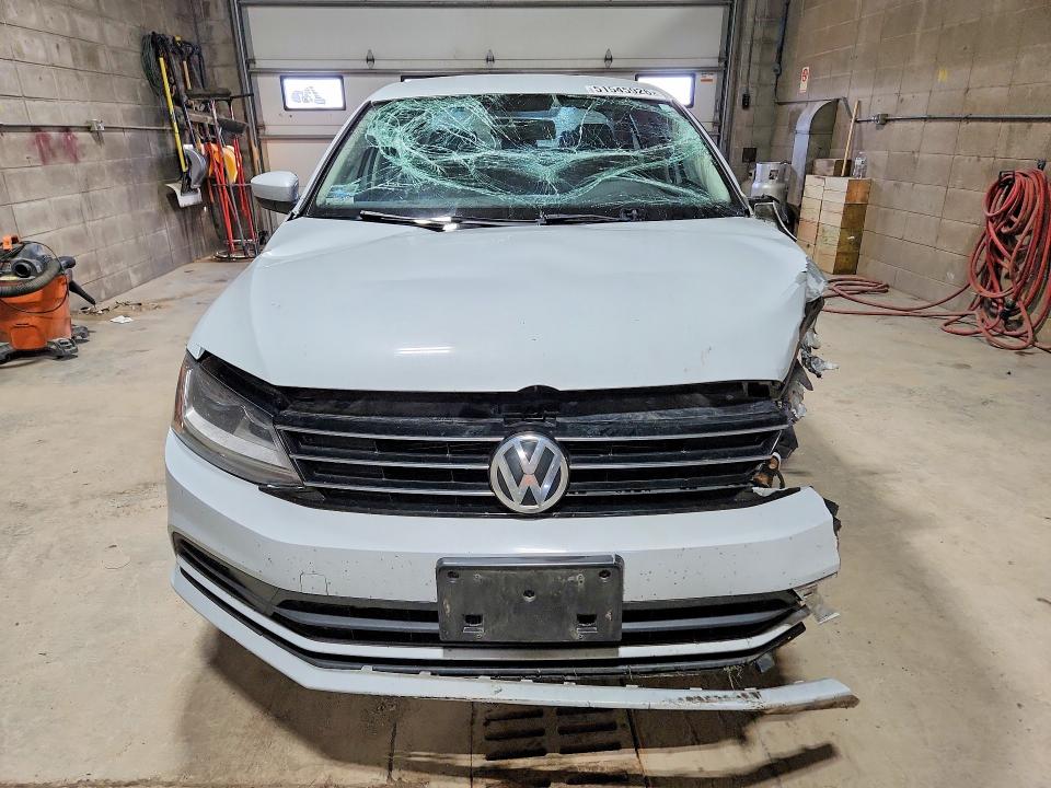 51545926 :رقم المزاد ، 3VW167AJ0HM266062 vin ، 2017 Volkswagen Jetta مزاد بيع
