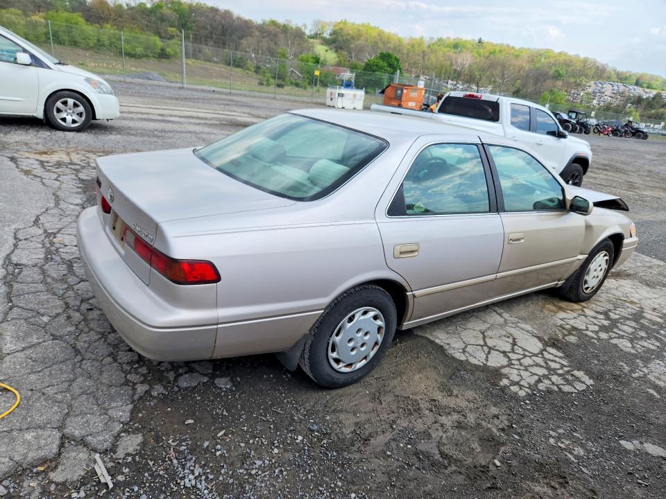 50830766 :رقم المزاد ، 4T1BG22K6XU559680 vin ، 1999 Toyota Camry مزاد بيع