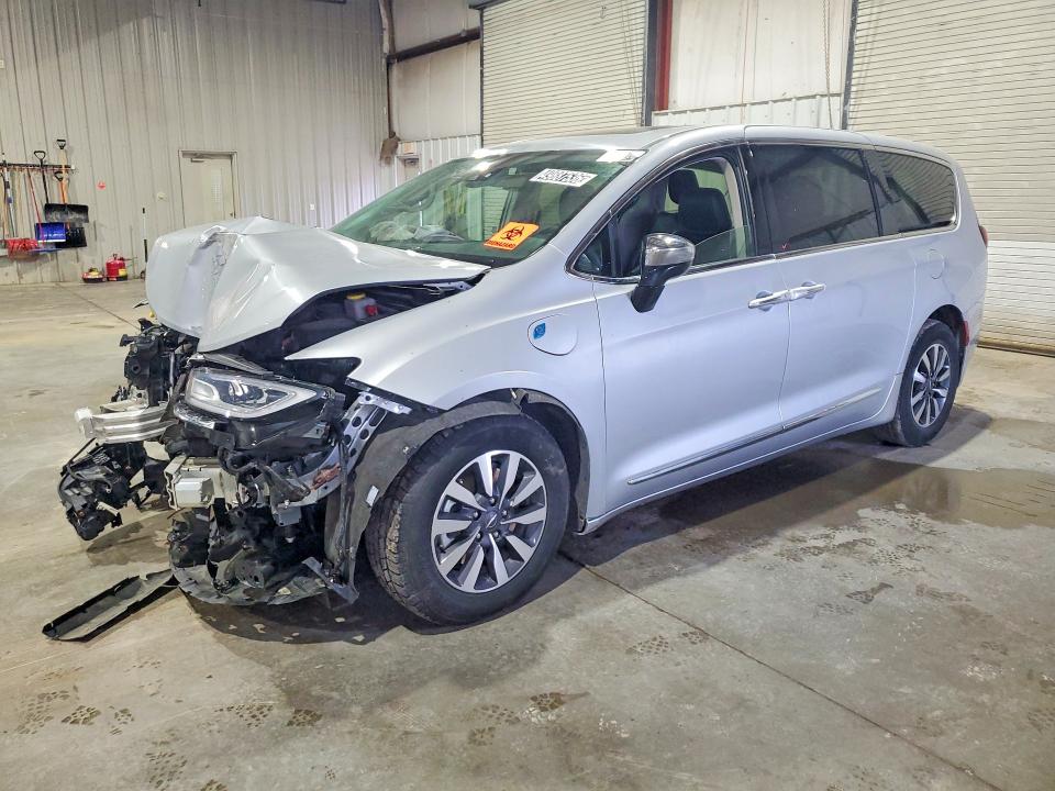 Продаж на аукціоні авто 2023 Chrysler Pacifica, vin: 2C4RC1S76PR592325, номер лоту: 49887536