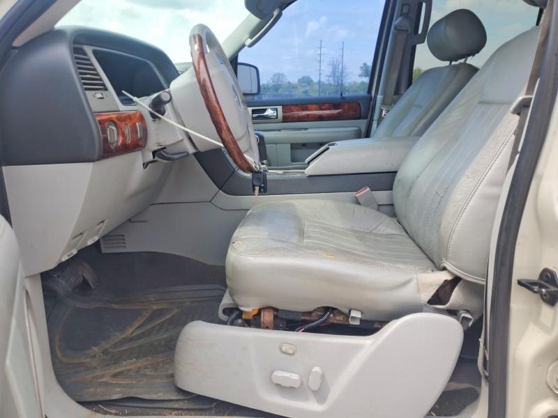 Продажа на аукционе авто 2005 Lincoln Navigator, vin: 5LMFU27585LJ18792, номер лота: 50897596
