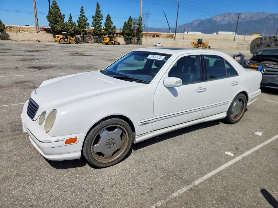 50932526 :رقم المزاد ، WDBJF70J21B215288 vin ، 2001 Mercedes-benz E مزاد بيع