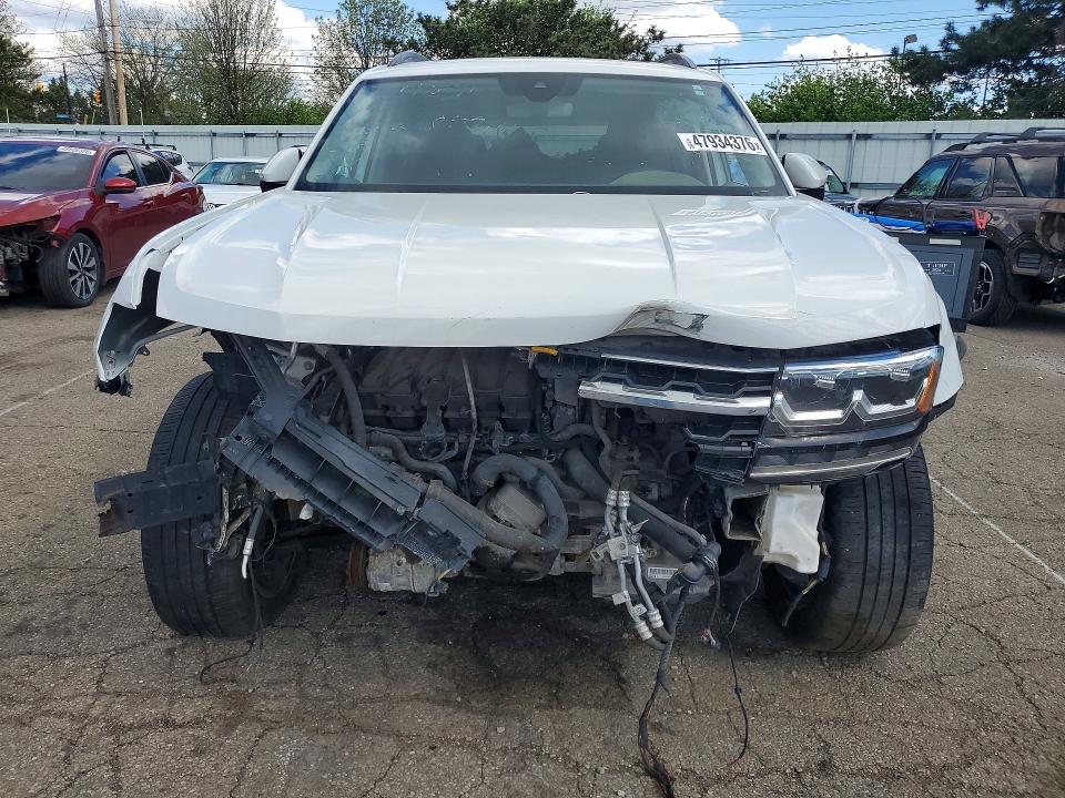 47934376 :رقم المزاد ، 1V2MR2CA7JC583852 vin ، 2018 Volkswagen Atlas مزاد بيع