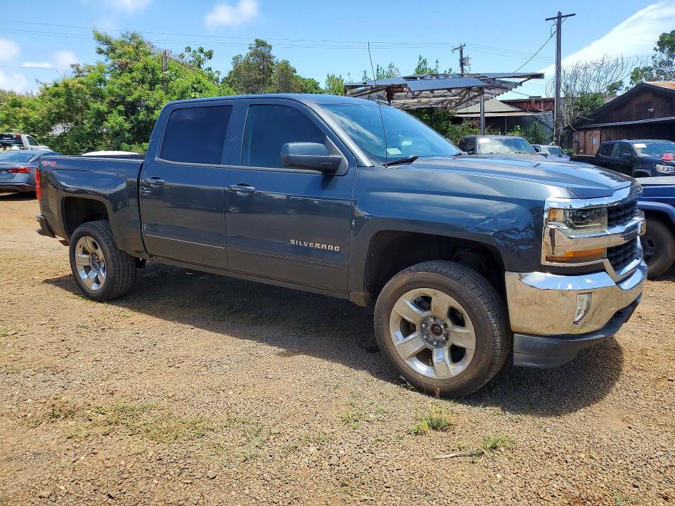 47137716 :رقم المزاد ، 3GCUKREC3JG220040 vin ، 2018 Chevrolet Silverado مزاد بيع