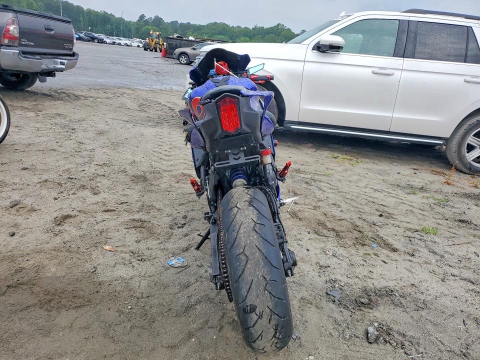 51273516 :رقم المزاد ، JYARM38E4RA009591 vin ، 2024 Yamaha Yzfr7 مزاد بيع