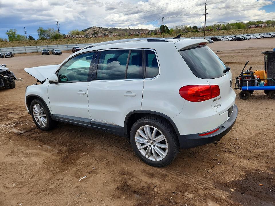 2015 Volkswagen Tiguan მანქანა იყიდება აუქციონზე, vin: WVGAV7AX7FW505092, აუქციონის ნომერი: 49601786
