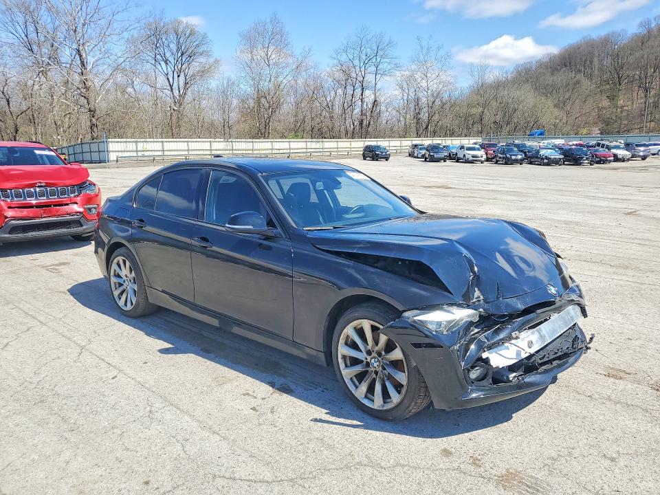 49140796 :رقم المزاد ، WBA3C3G50FNT51698 vin ، 2015 Bmw 320 مزاد بيع