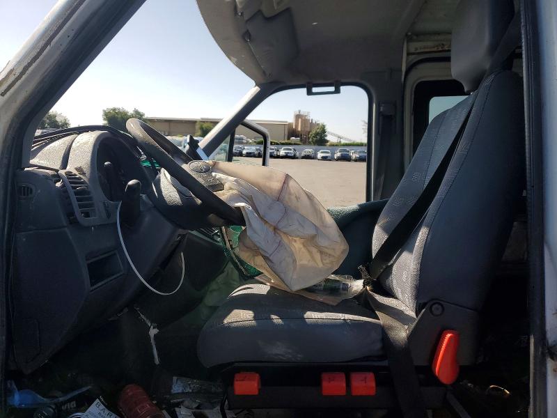 51265576 :رقم المزاد ، WD0PD144855807096 vin ، 2005 Dodge Sprinter مزاد بيع