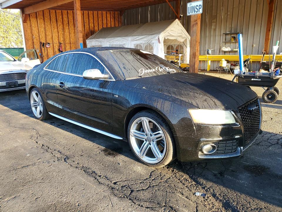 48606256 :رقم المزاد ، WAUCVAFR3CA003917 vin ، 2012 Audi S5 مزاد بيع