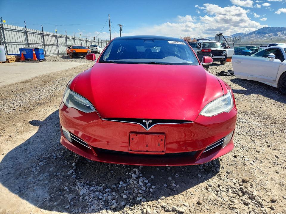 50423166 :رقم المزاد ، 5YJSA1E28HF200336 vin ، 2017 Tesla Model S مزاد بيع