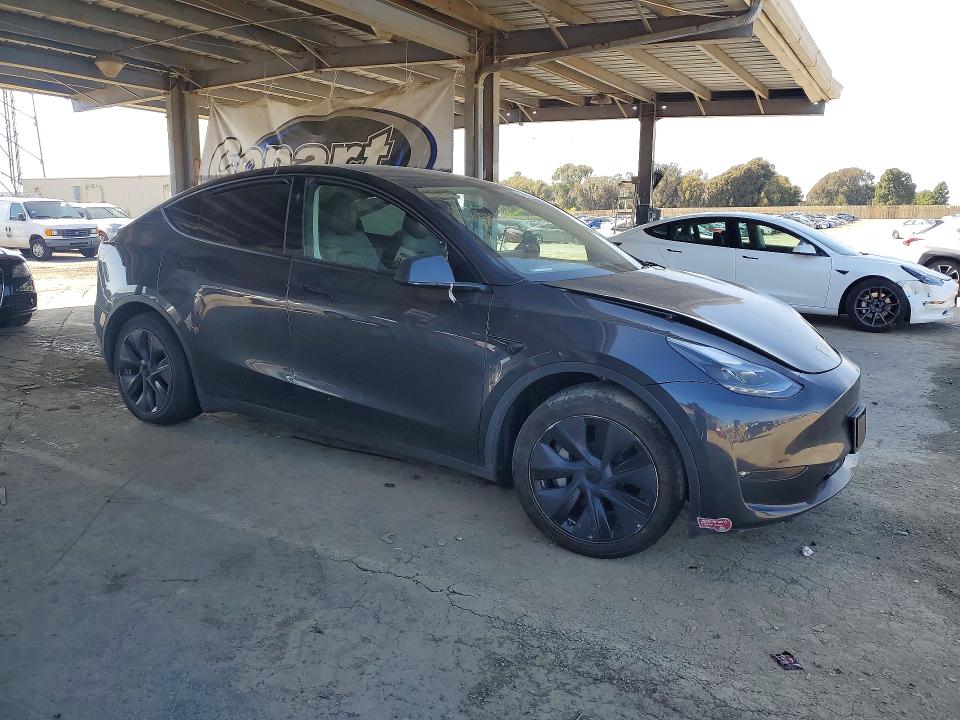 2024 Tesla Model Y მანქანა იყიდება აუქციონზე, vin: 7SAYGAEE8RF100115, აუქციონის ნომერი: 51652376