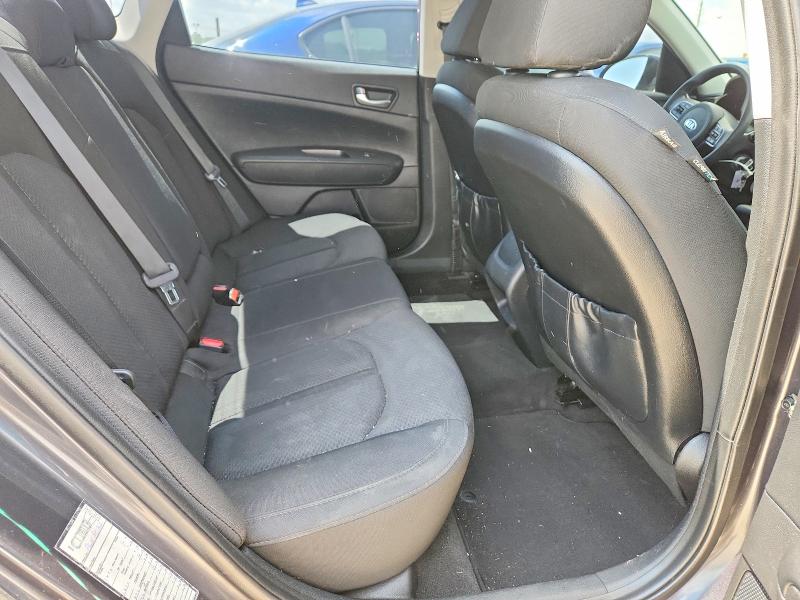 2017 Kia Optima მანქანა იყიდება აუქციონზე, vin: 5XXGT4L39HG155885, აუქციონის ნომერი: 51010826