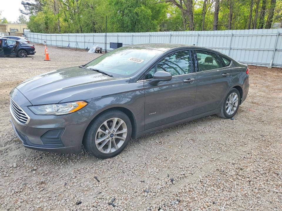 49220326 :رقم المزاد ، 3FA6P0LU8KR184939 vin ، 2019 Ford Fusion مزاد بيع