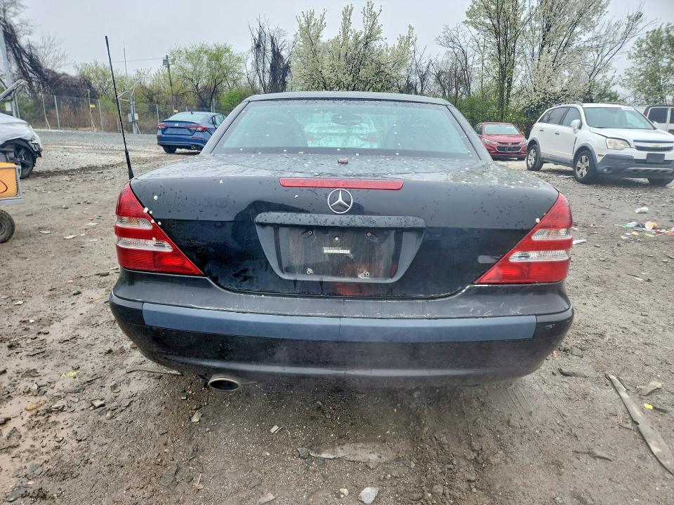48243986 :رقم المزاد ، WDBKK65FX2F237242 vin ، 2002 Mercedes-benz Slk مزاد بيع