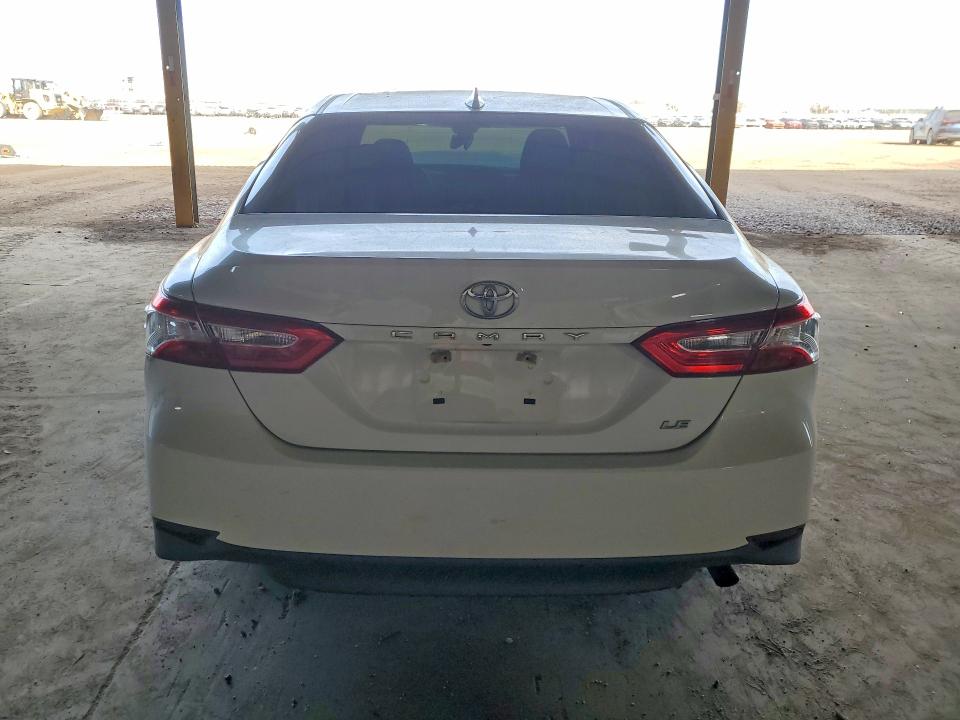 49176806 :رقم المزاد ، 4T1C11AKXLU965781 vin ، 2020 Toyota Camry مزاد بيع