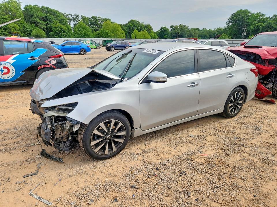 2018 Nissan Altima მანქანა იყიდება აუქციონზე, vin: 1N4AL3AP0JC114935, აუქციონის ნომერი: 50504786