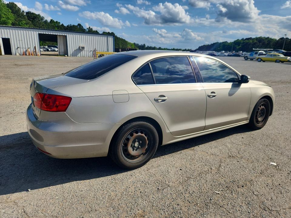 49402656 :رقم المزاد ، 3VWDP7AJ5DM265686 vin ، 2013 Volkswagen Jetta مزاد بيع