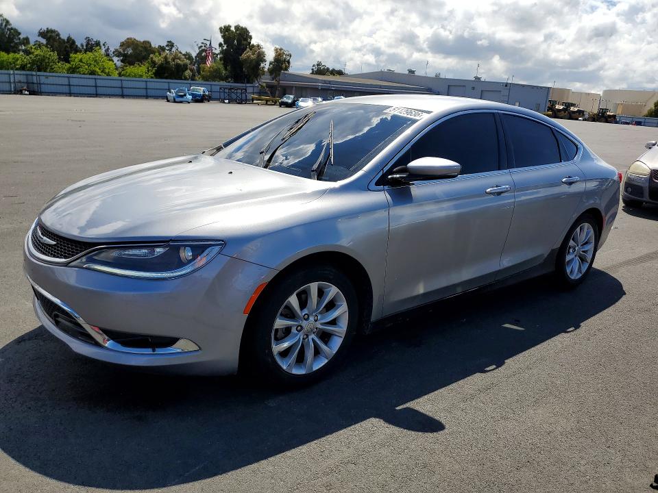51129686 :رقم المزاد ، 1C3CCCCB6FN552282 vin ، 2015 Chrysler 200 مزاد بيع