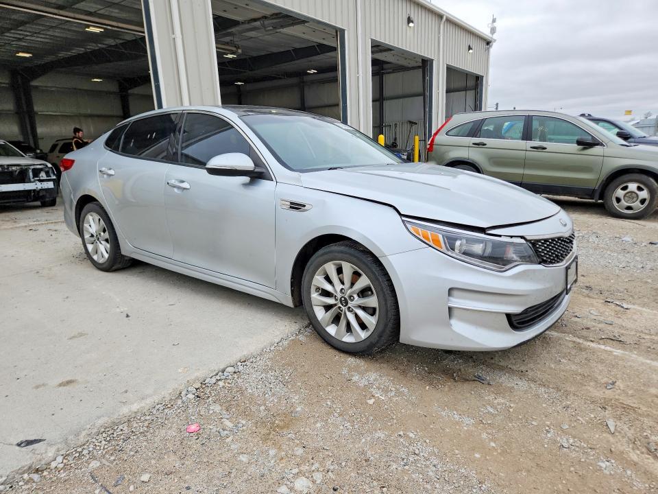2016 Kia Optima მანქანა იყიდება აუქციონზე, vin: 5XXGU4L30GG118090, აუქციონის ნომერი: 51149586