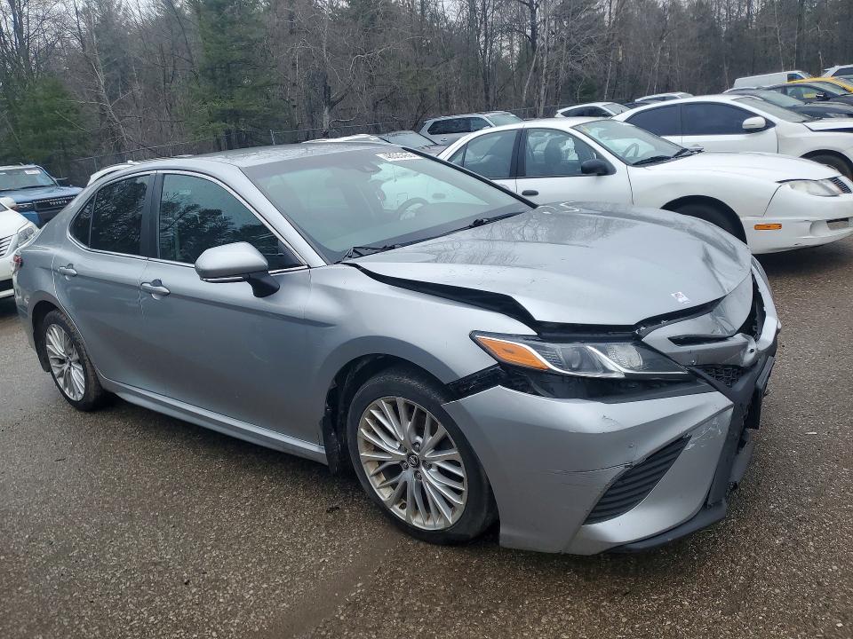 48535436 :رقم المزاد ، 4T1B11HK5JU124871 vin ، 2018 Toyota Camry مزاد بيع