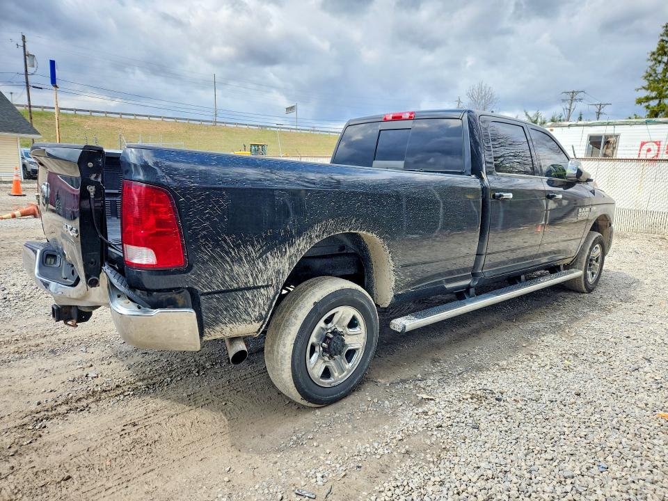 48299486 :رقم المزاد ، 3C6UR5JJ2JG365778 vin ، 2018 Ram 2500 مزاد بيع