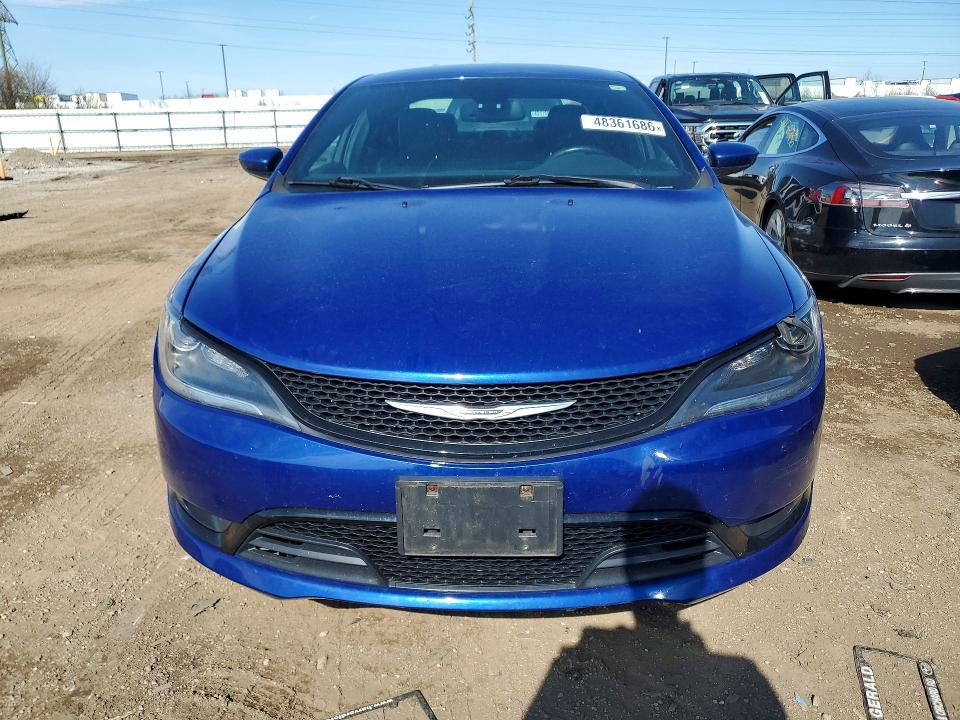 48361686 :رقم المزاد ، 1C3CCCDG8FN523263 vin ، 2015 Chrysler 200 مزاد بيع