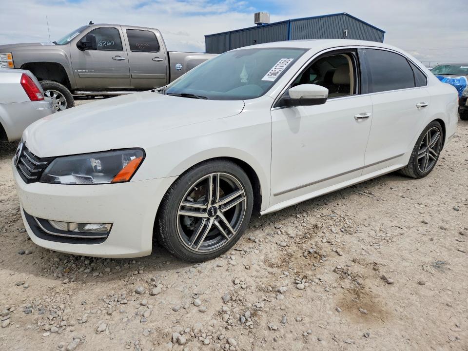 50517056 :رقم المزاد ، 1VWCN7A30DC101346 vin ، 2013 Volkswagen Passat مزاد بيع