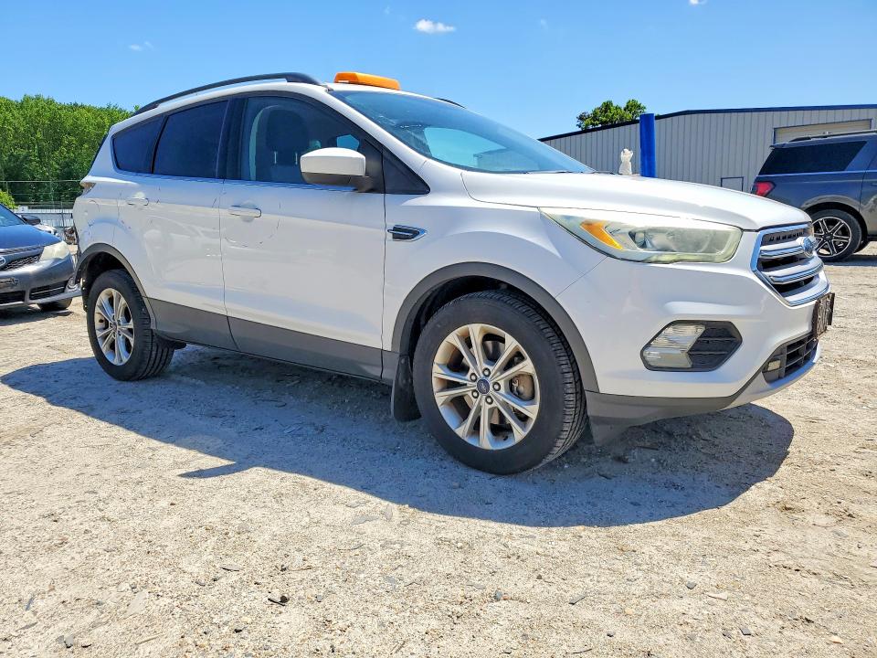 49662756 :رقم المزاد ، 1FMCU9GD5HUB38714 vin ، 2017 Ford Escape مزاد بيع