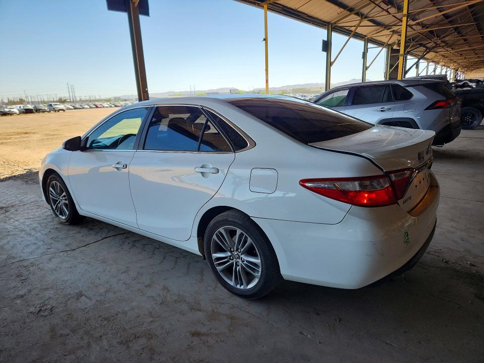 48697536 :رقم المزاد ، 4T1BF1FK2GU141852 vin ، 2016 Toyota Camry مزاد بيع