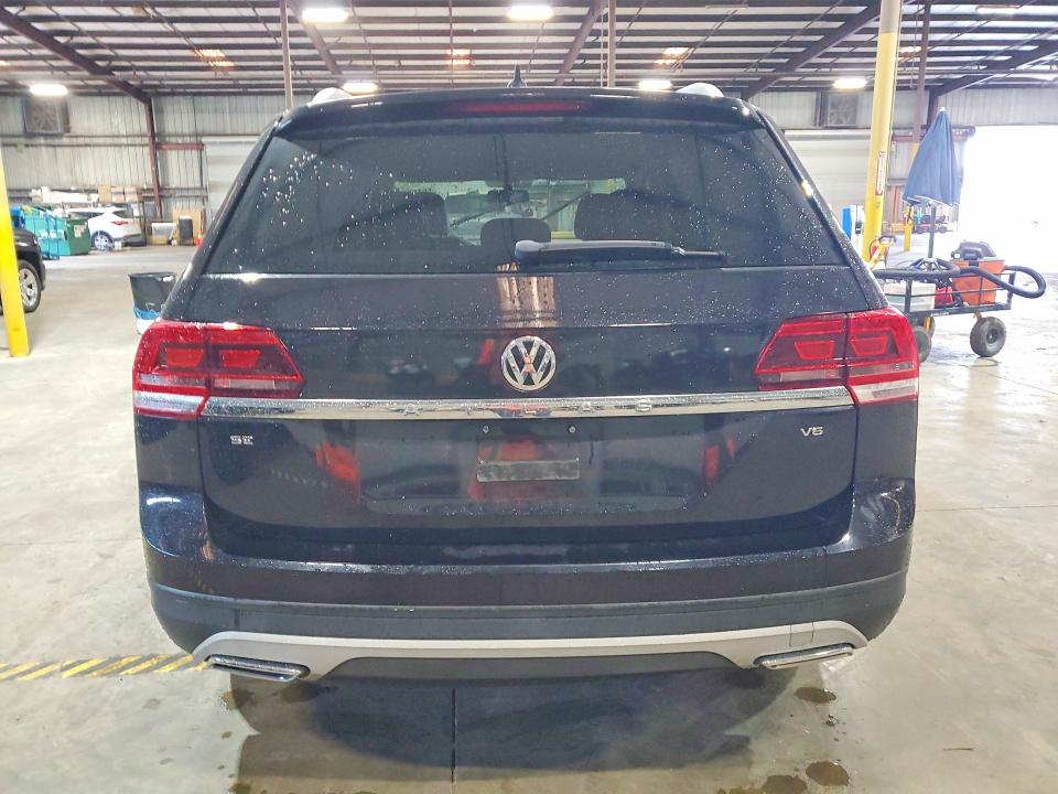 48488256 :رقم المزاد ، 1V2CR2CA5JC540316 vin ، 2018 Volkswagen Atlas مزاد بيع
