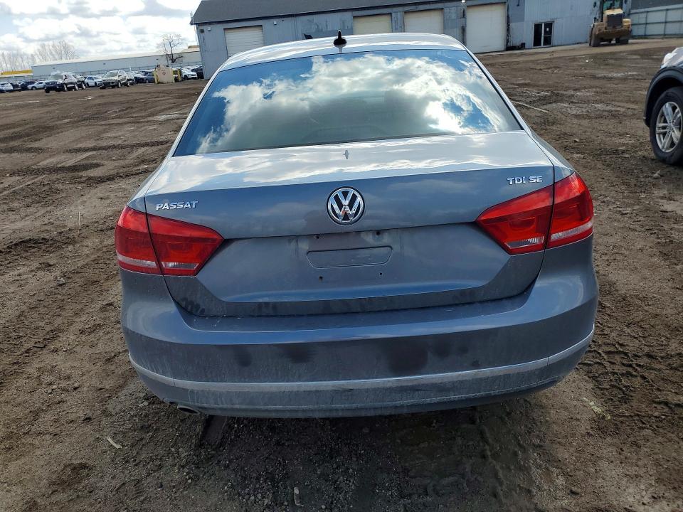 49785076 :رقم المزاد ، 1VWBN7A30DC078677 vin ، 2013 Volkswagen Passat مزاد بيع