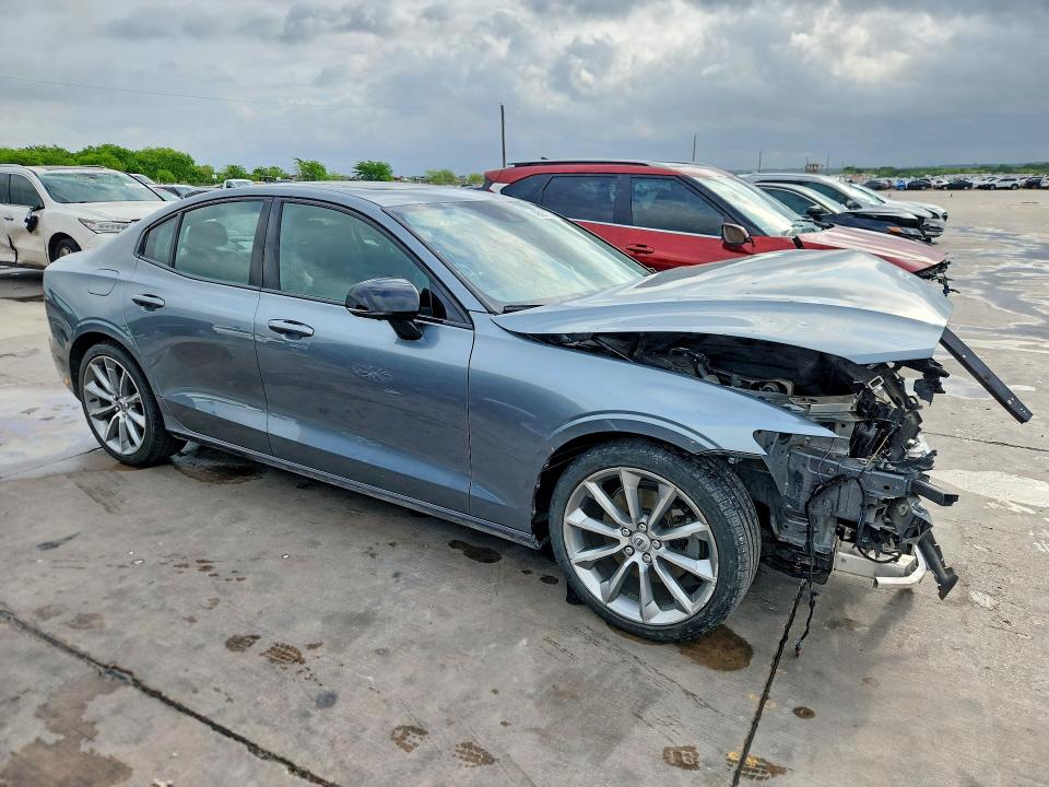 48567876 :رقم المزاد ، 7JR102TZ4MG113524 vin ، 2021 Volvo S60 مزاد بيع