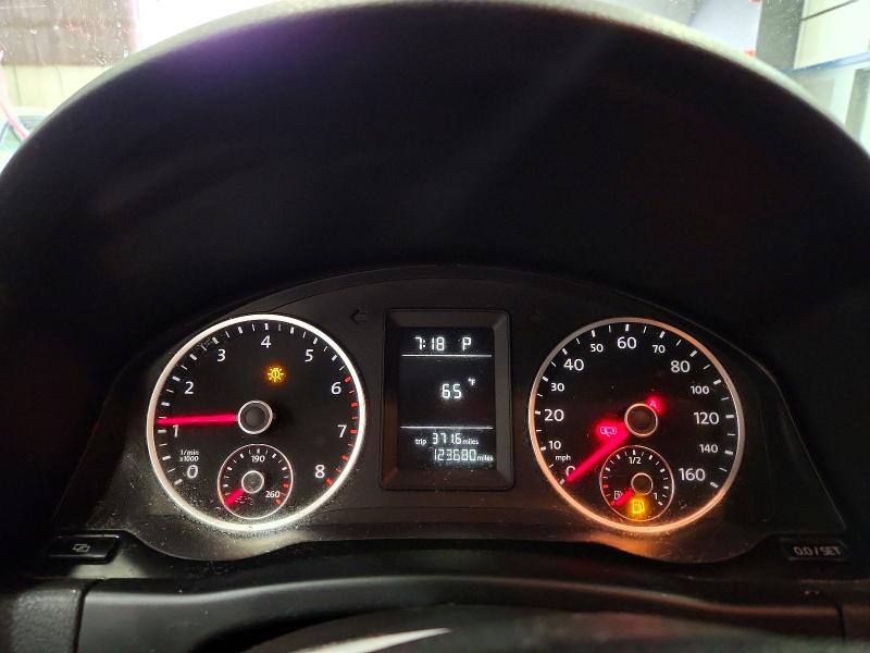 Aukcja sprzedaży 2010 Volkswagen Tiguan, vin: WVGBV7AX5AW522535, numer aukcji: 51583066