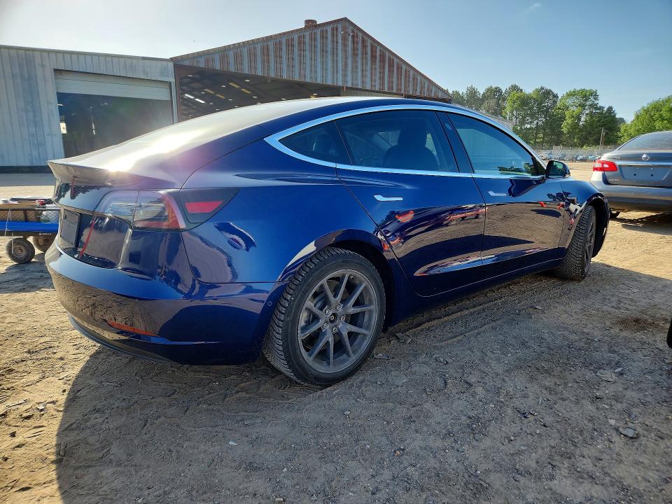 49223146 :رقم المزاد ، 5YJ3E1EAXJF059260 vin ، 2018 Tesla Model 3 مزاد بيع
