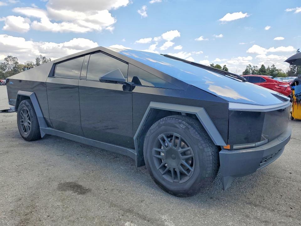 48059046 :رقم المزاد ، 7G2CEHED1RA056370 vin ، 2024 Tesla Cybertruck مزاد بيع
