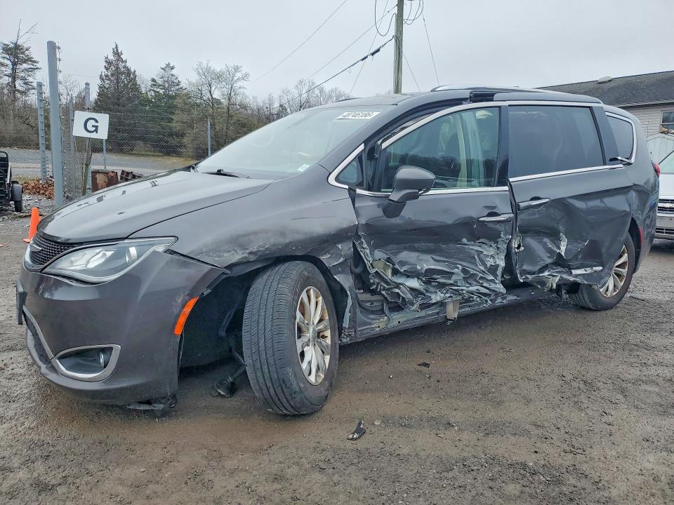 48746186 :رقم المزاد ، 2C4RC1BG5KR577579 vin ، 2019 Chrysler Pacifica مزاد بيع