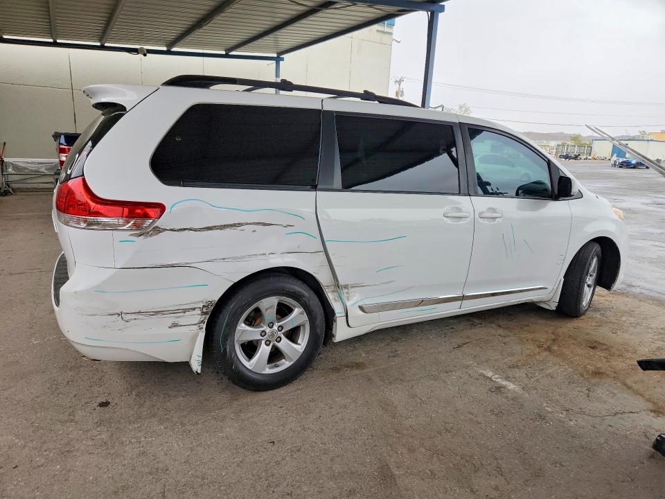 Продажа на аукционе авто 2014 Toyota Sienna, vin: 5TDKK3DCXES463020, номер лота: 51643316