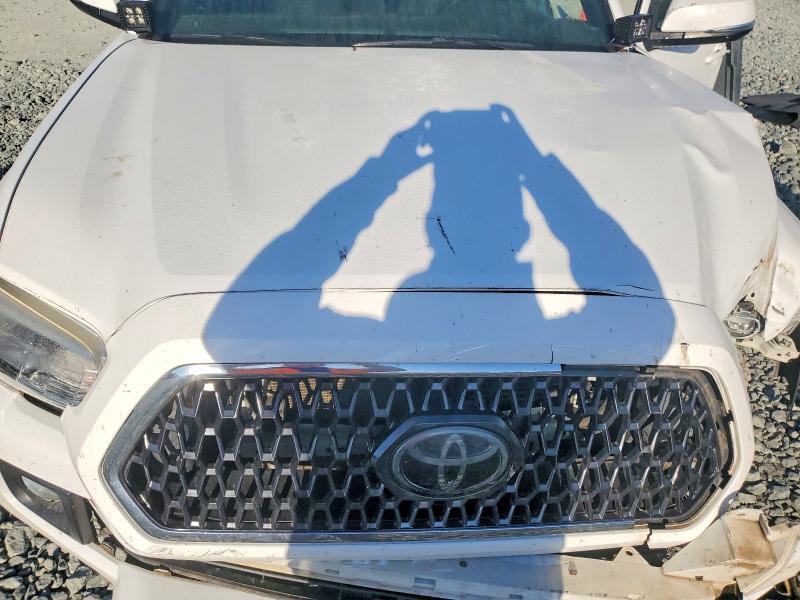 49183176 :رقم المزاد ، 5TFCZ5AN4JX152804 vin ، 2018 Toyota Tacoma Double Cab/sr مزاد بيع