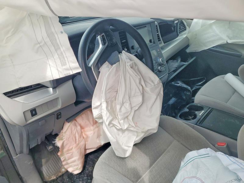 Продажа на аукционе авто 2015 Toyota Sienna, vin: 5TDKK3DC1FS646307, номер лота: 49715356